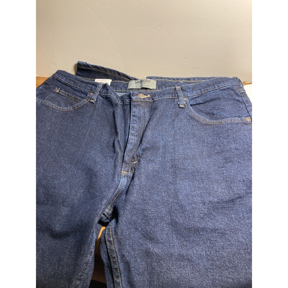 Wrangler Authentics Men's ZM100MF Regular Fit Flex Jeans Size 40x28 NWT - Picture 4 of 4